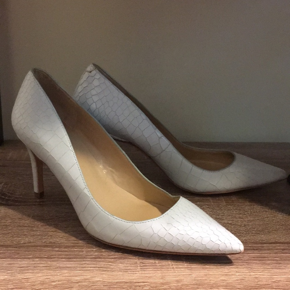 Light Blue Leather Snakeskin Pump